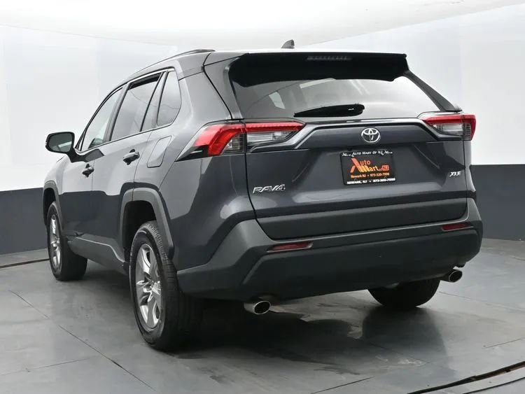 Used 2025 Toyota RAV4 XLE FWD image 9