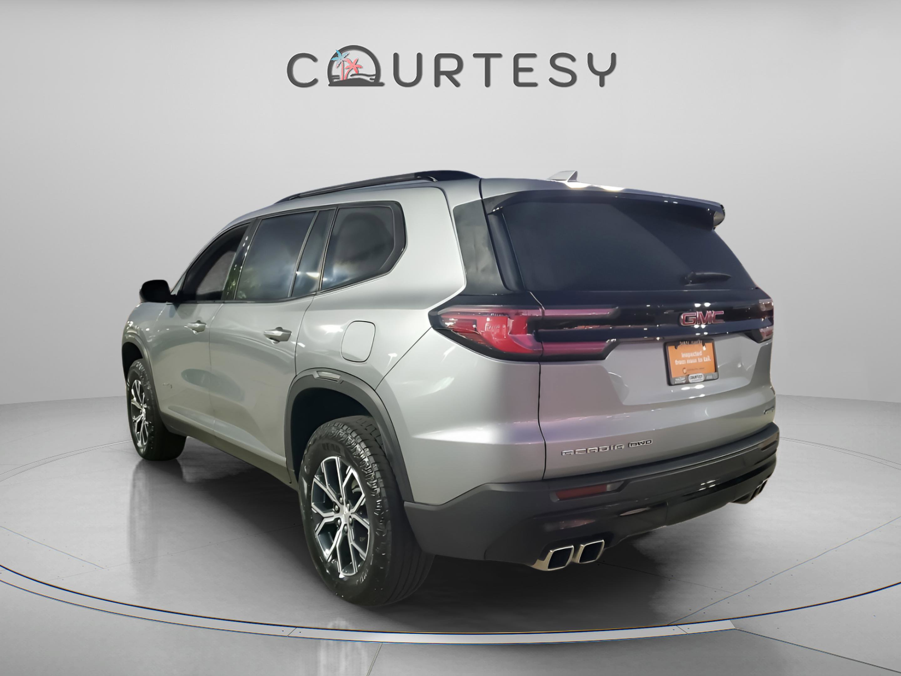 Used 2025 GMC Acadia AT4 image 2