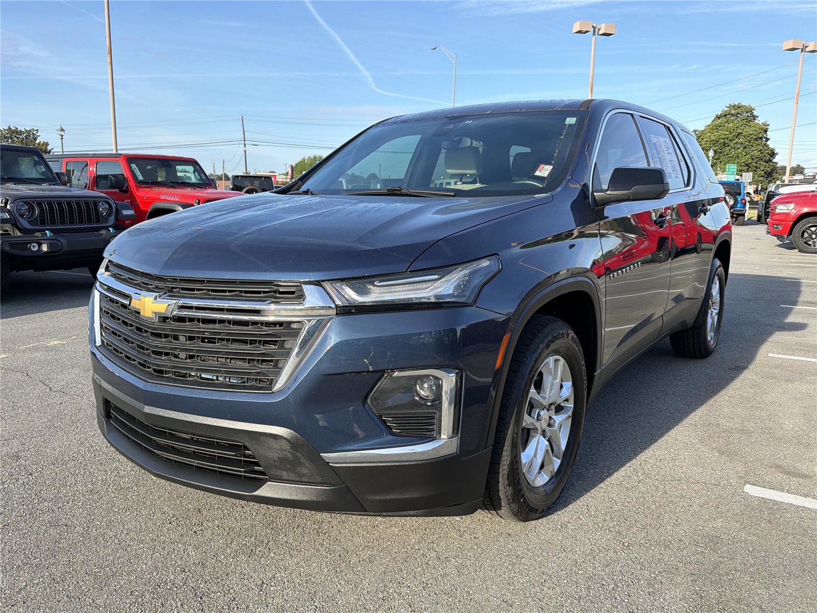 Used 2022 Chevrolet Traverse LS FWD video 2