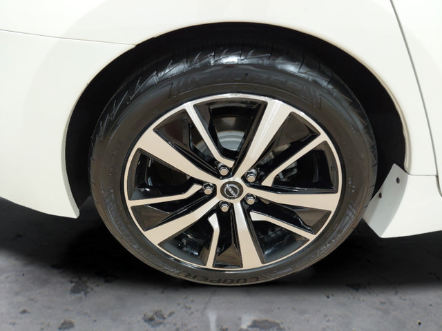 Used 2023 Nissan Maxima SV w/ Floor Mat Group FWD image 9