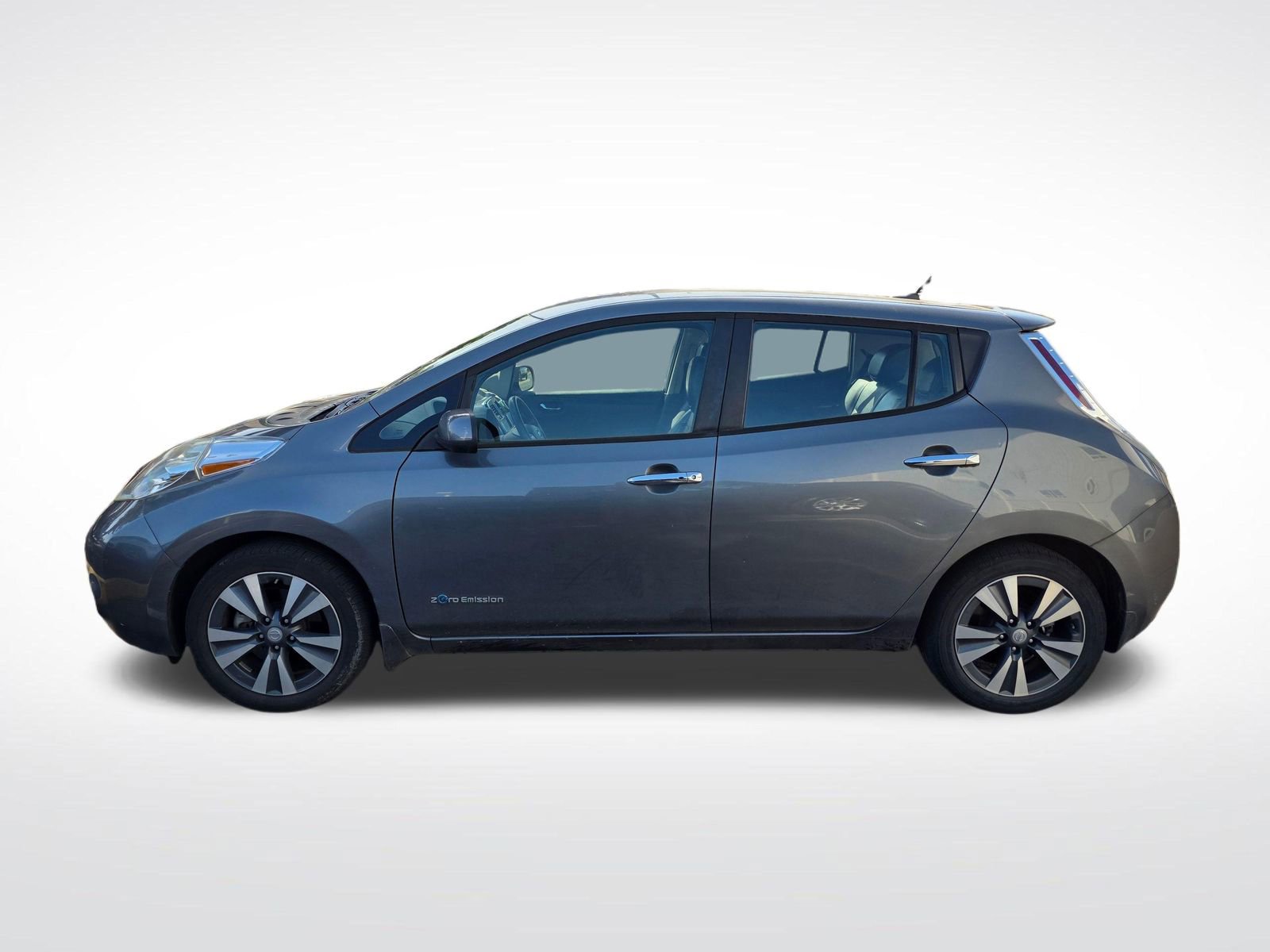 Used 2016 Nissan Leaf SL w/ Premium Package FWD image 8
