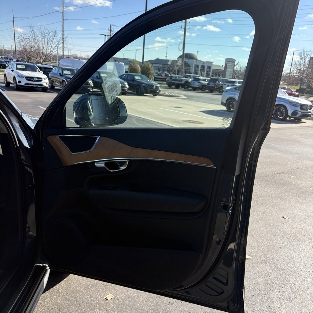Used 2022 Volvo XC90 T6 Momentum w/ Advanced Package image 30