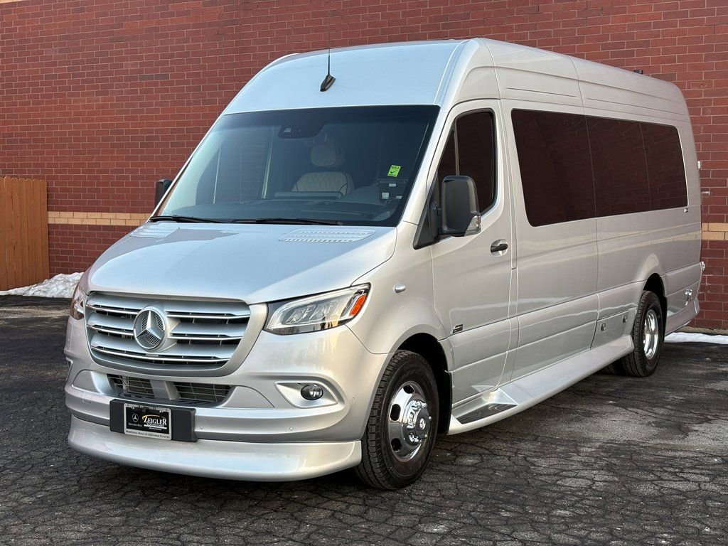 Used 2024 Mercedes-Benz Sprinter 3500 image 3