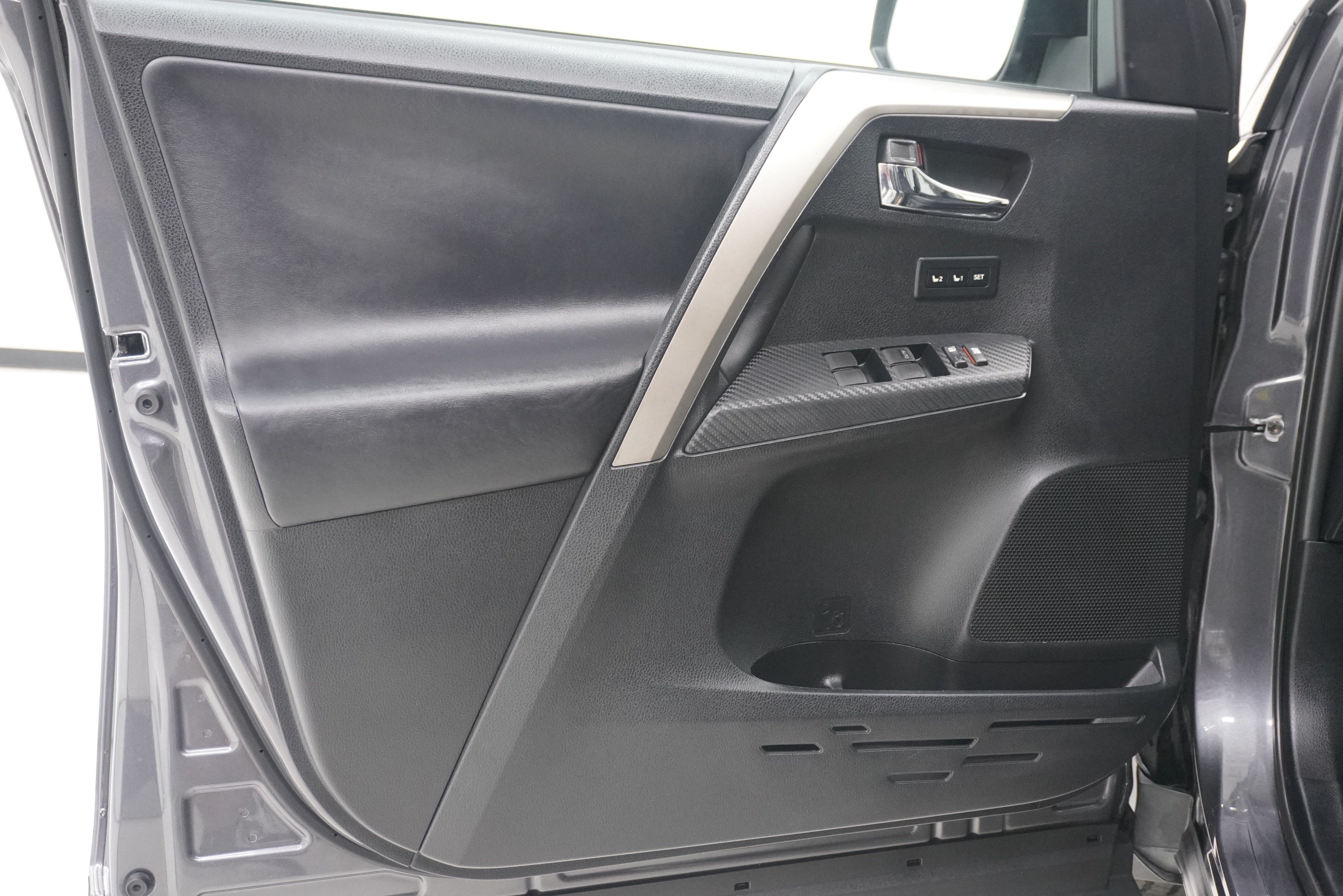 Used 2015 Toyota RAV4 Limited FWD image 12