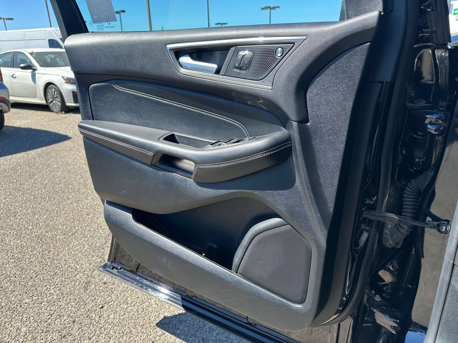 Used 2022 Ford Edge Titanium w/ Equipment Group 301A AWD/4WD image 18