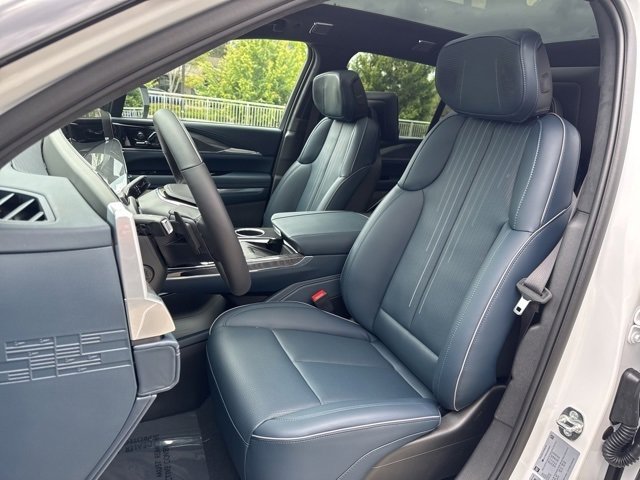 New 2025 Cadillac Escalade IQ Sport 2 w/ LPO, ONYX Package image 10