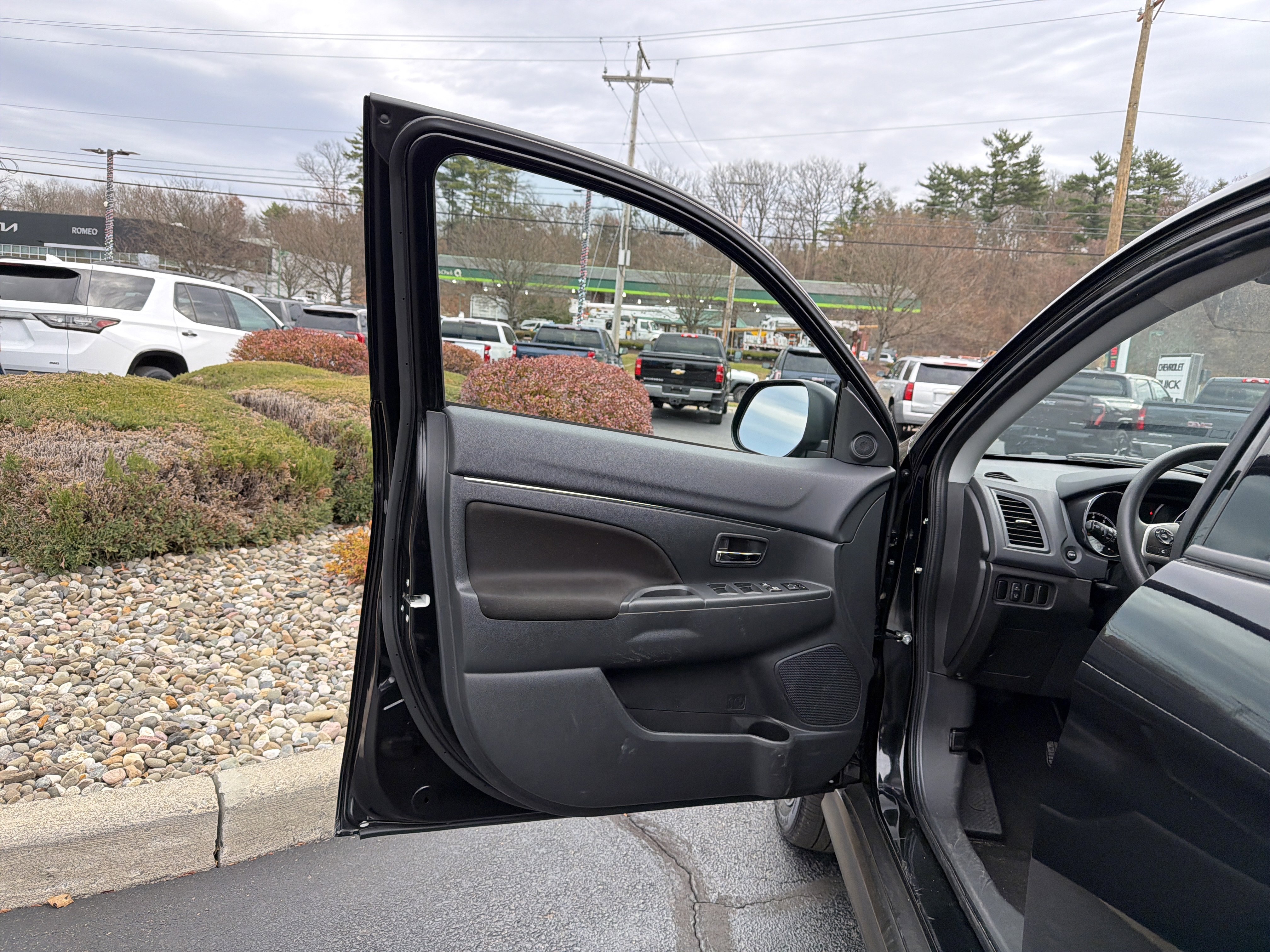 Used 2024 Mitsubishi Outlander Sport ES image 11