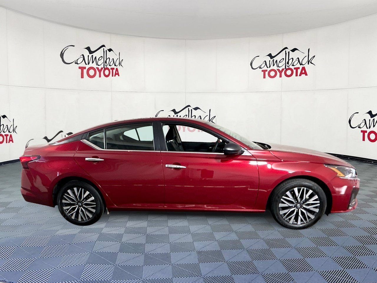 Used 2025 Nissan Altima 2.5 SV FWD image 8