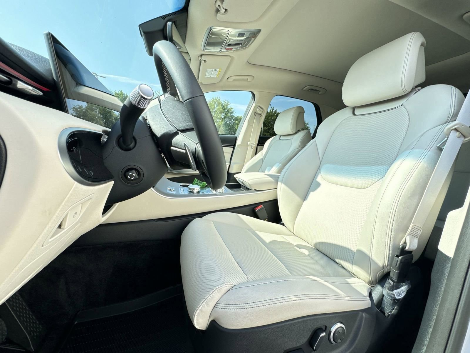 New 2026 Genesis GV70 2.5T Select AWD/4WD image 17