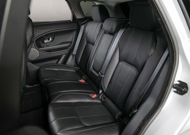 Used 2019 Land Rover Range Rover Evoque SE Premium image 5