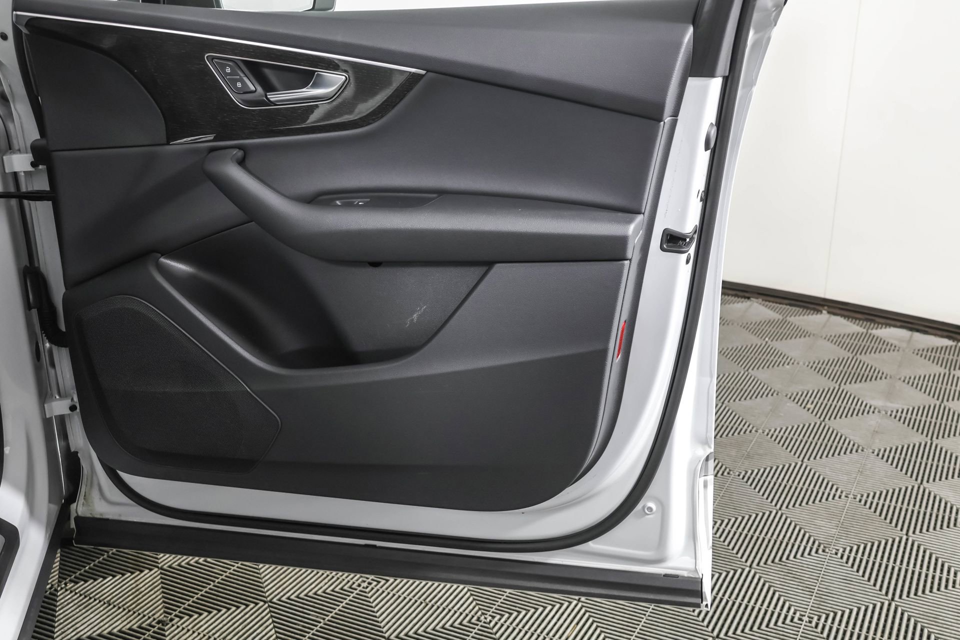 Used 2023 Audi Q7 3.0T Premium w/ Convenience Package image 51