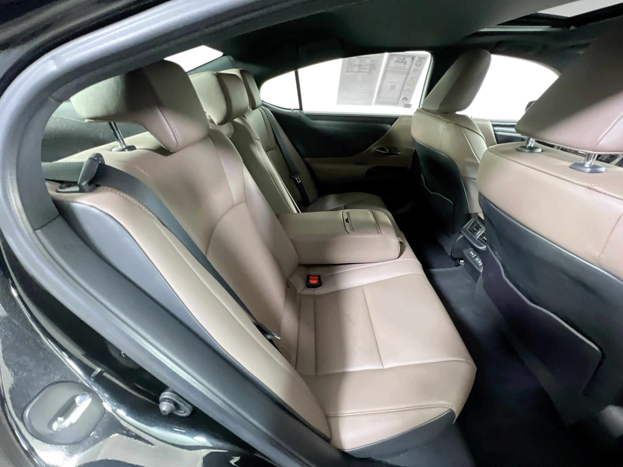 Used 2023 Lexus ES 300h w/ Premium Package image 26