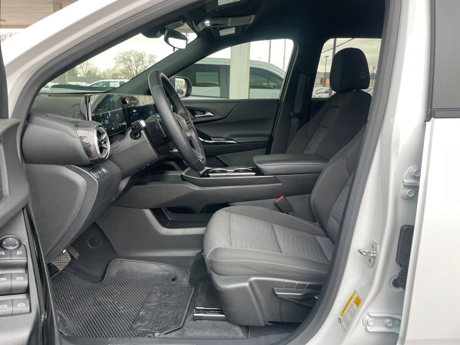 Used 2025 Chevrolet Equinox LT image 25