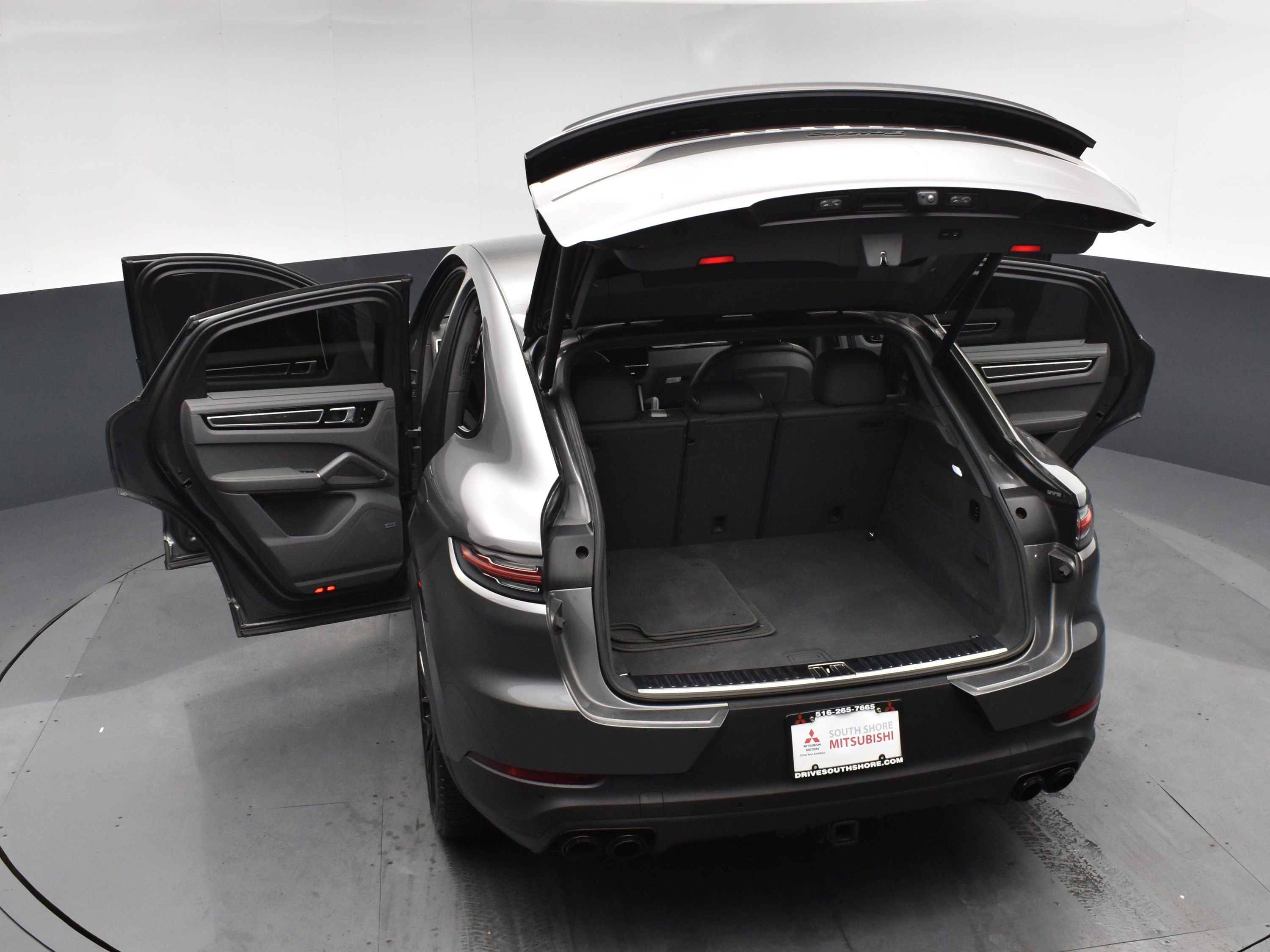 Used 2021 Porsche Cayenne S w/ Premium Package Plus AWD/4WD image 23