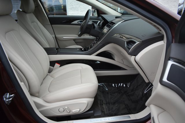 Used 2016 Lincoln MKZ Hybrid image 40