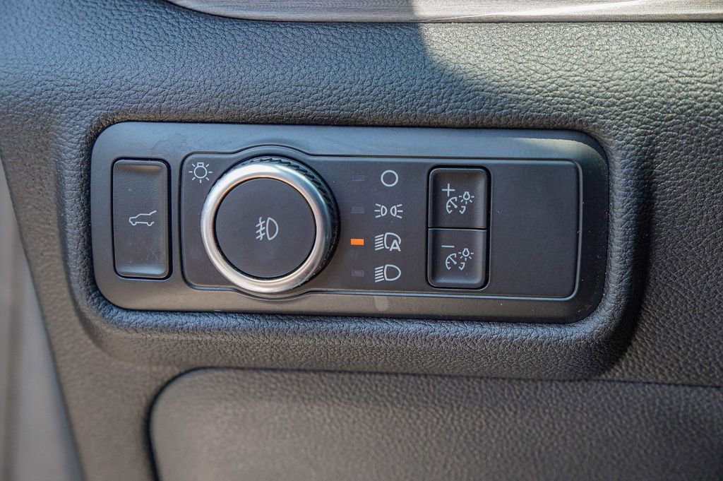 Used 2023 Ford Explorer Limited image 30