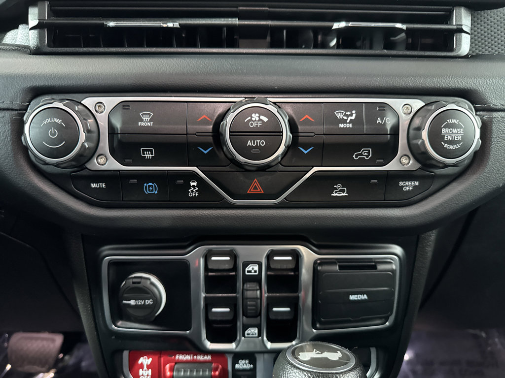 Used 2024 Jeep Wrangler Unlimited Rubicon 4xe image 21