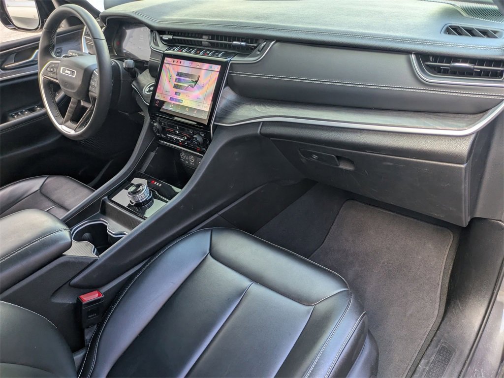 Used 2024 Jeep Grand Cherokee Limited image 30