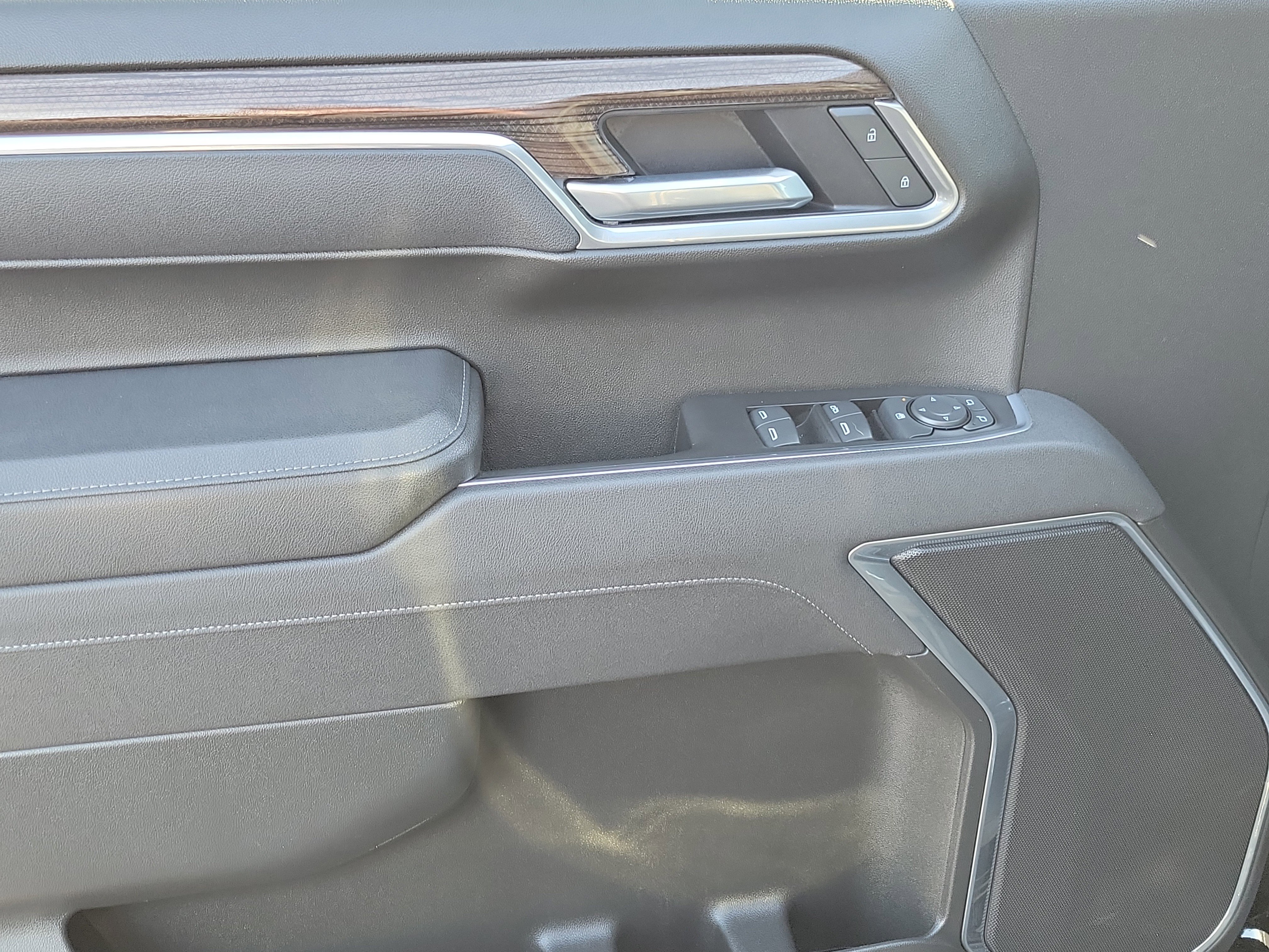 Used 2023 Chevrolet Silverado 1500 RST image 17