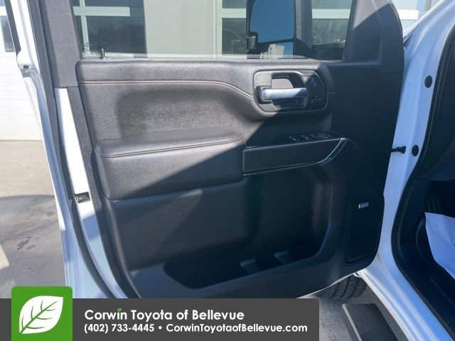 Used 2022 GMC Sierra 3500 AT4 w/ AT4 Preferred Package image 17