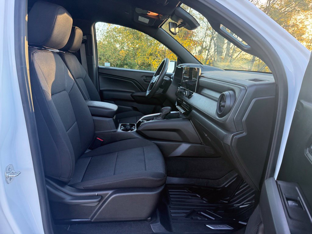 Used 2025 Chevrolet Colorado W/T w/ Advanced Trailering Package RWD image 20