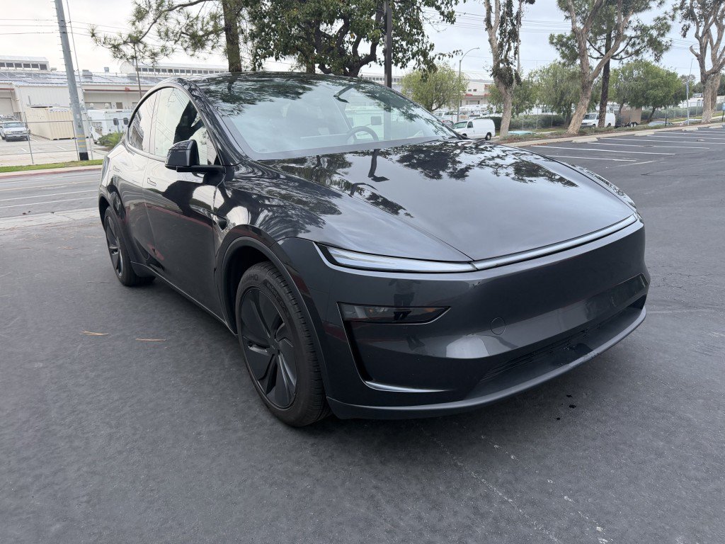 Used 2026 Tesla Model Y Long Range RWD image 2
