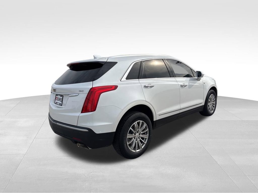 Used 2018 Cadillac XT5 Luxury w/ Driver Awareness Package image 12