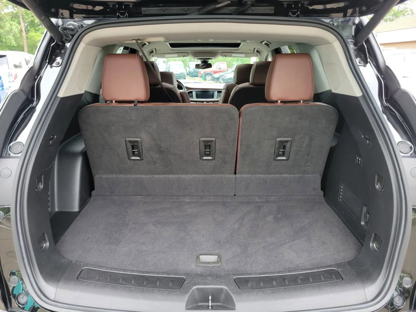 Used 2021 Buick Enclave Avenir w/ Avenir Technology Package image 12