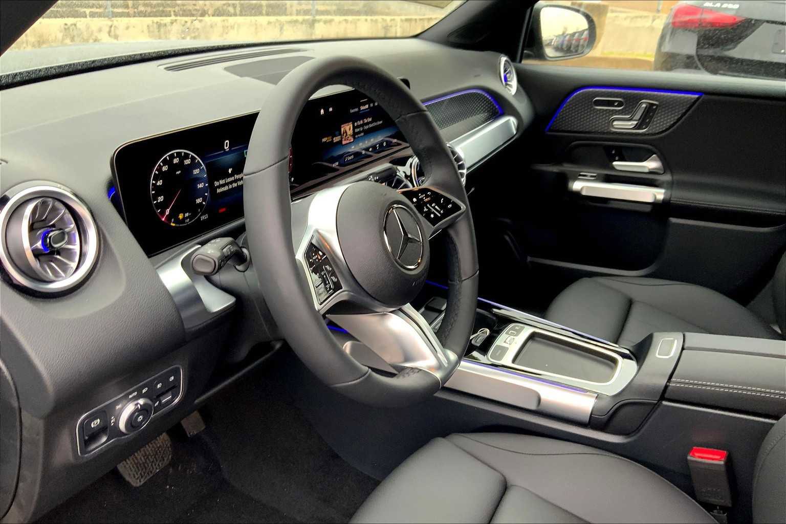 Certified 2025 Mercedes-Benz GLB 250 image 9