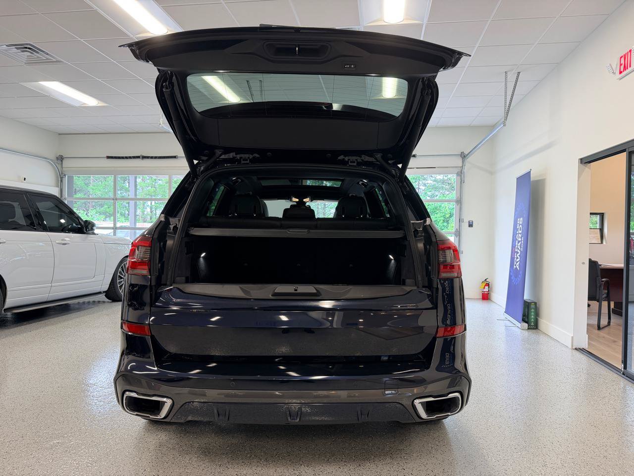 Used 2019 BMW X5 xDrive40i w/ M Sport Package AWD/4WD image 25