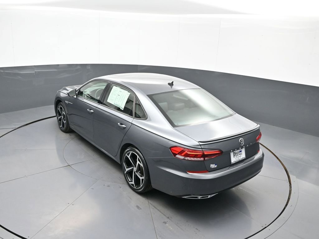 Used 2021 Volkswagen Passat 2.0T R-Line image 39
