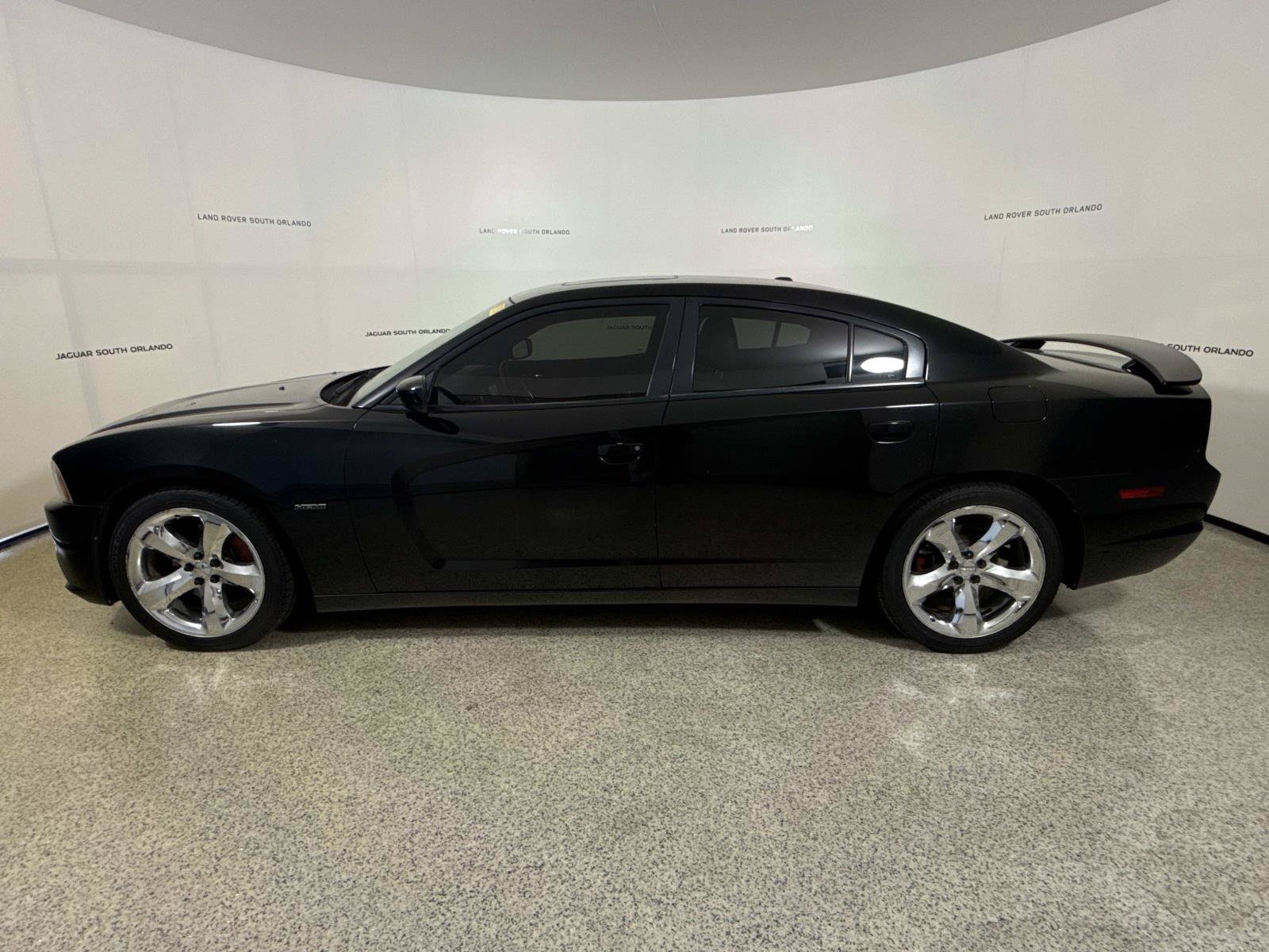 Used 2013 Dodge Charger R/T RWD image 2