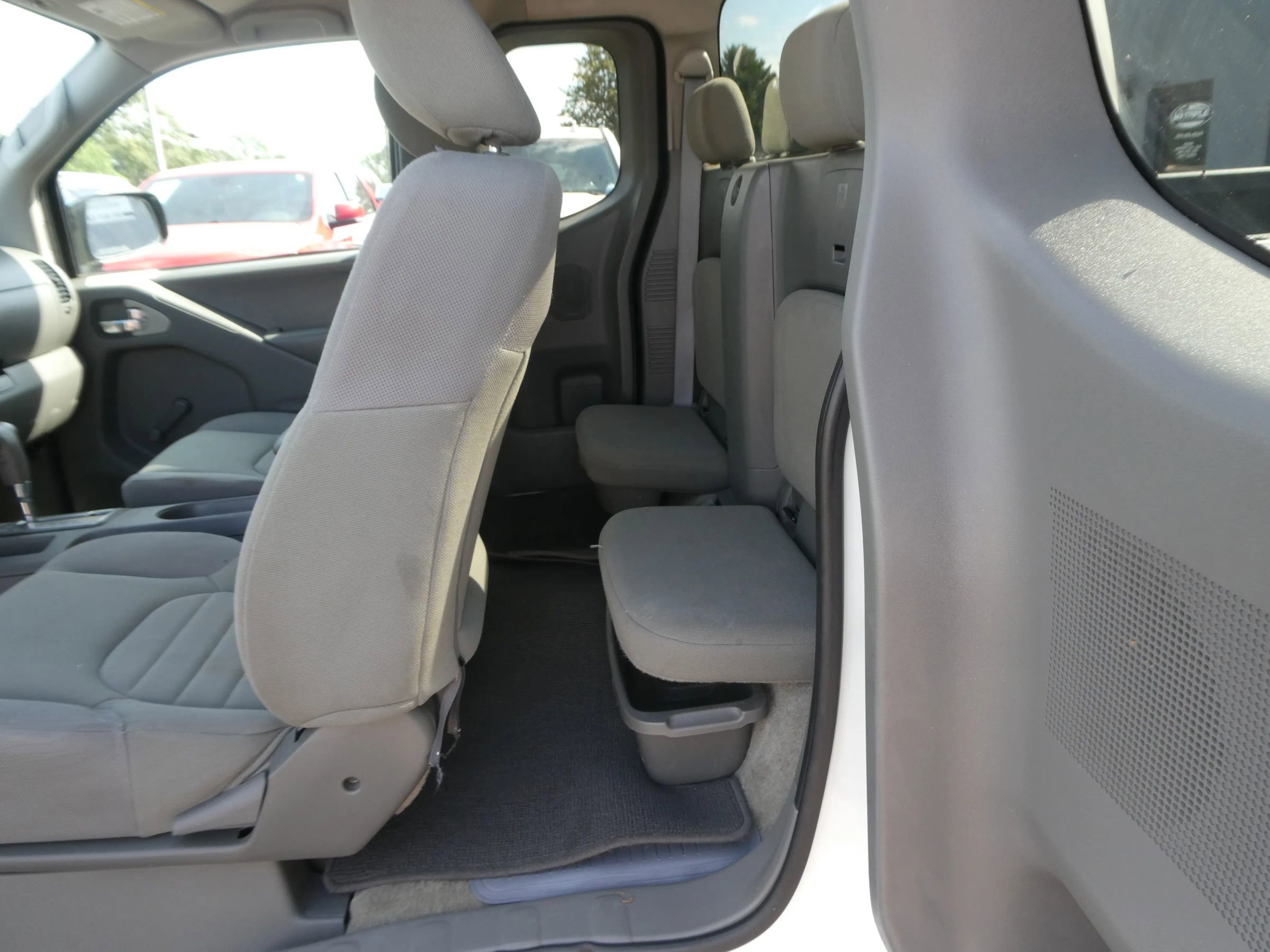 Used 2018 Nissan Frontier S RWD image 28