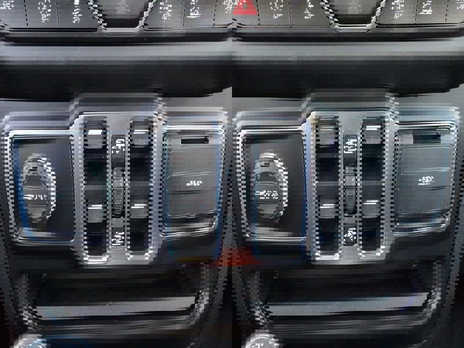 Used 2021 Jeep Wrangler Unlimited Sahara image 34