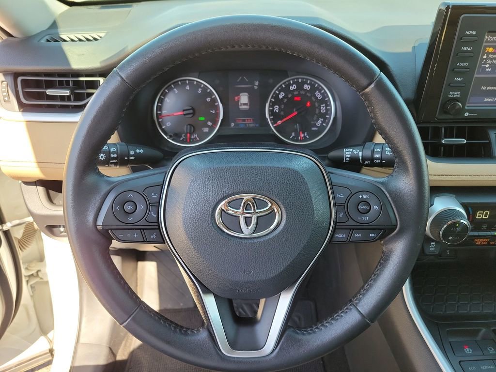 Used 2021 Toyota RAV4 XLE Premium image 21
