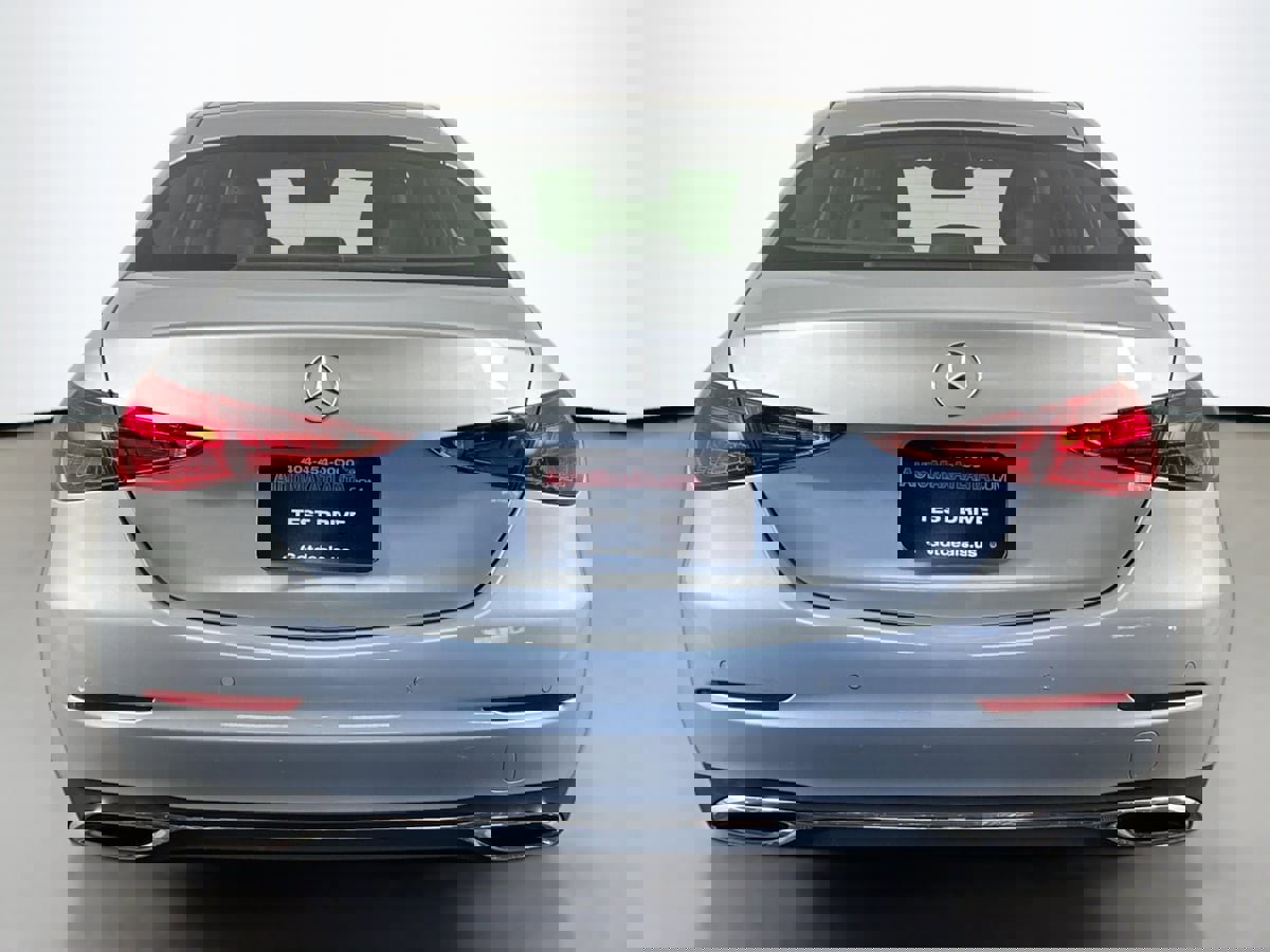 Used 2022 Mercedes-Benz C 300 4MATIC Sedan w/ Exclusive Trim Package image 7