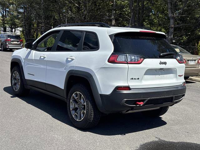 Used 2022 Jeep Cherokee Trailhawk w/ Premium Leather Package AWD/4WD image 6