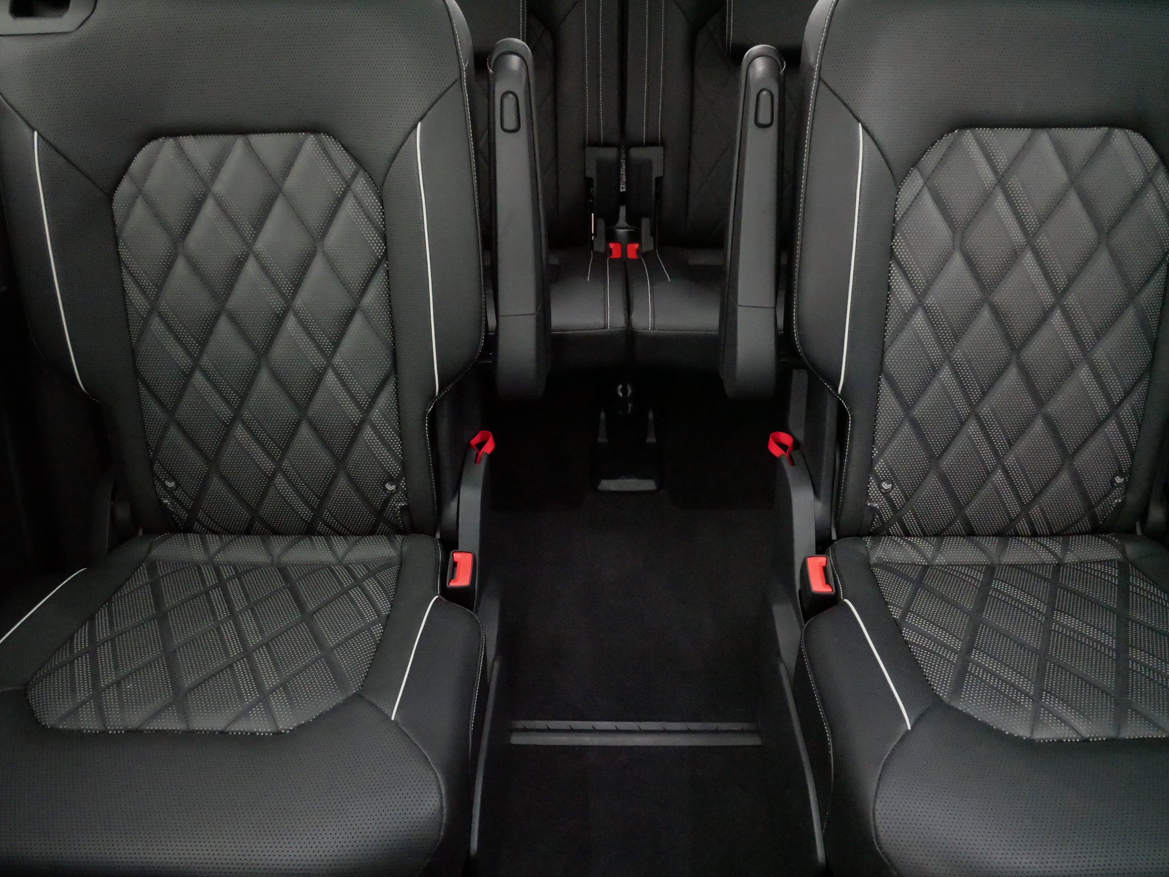 Certified 2025 Volkswagen Atlas SEL Premium R-Line AWD/4WD image 13