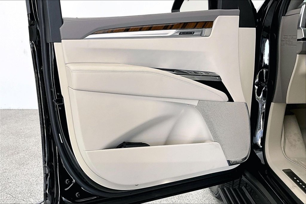 Used 2026 Cadillac Escalade Platinum Sport w/ LPO, Floor Liner Package AWD/4WD image 21