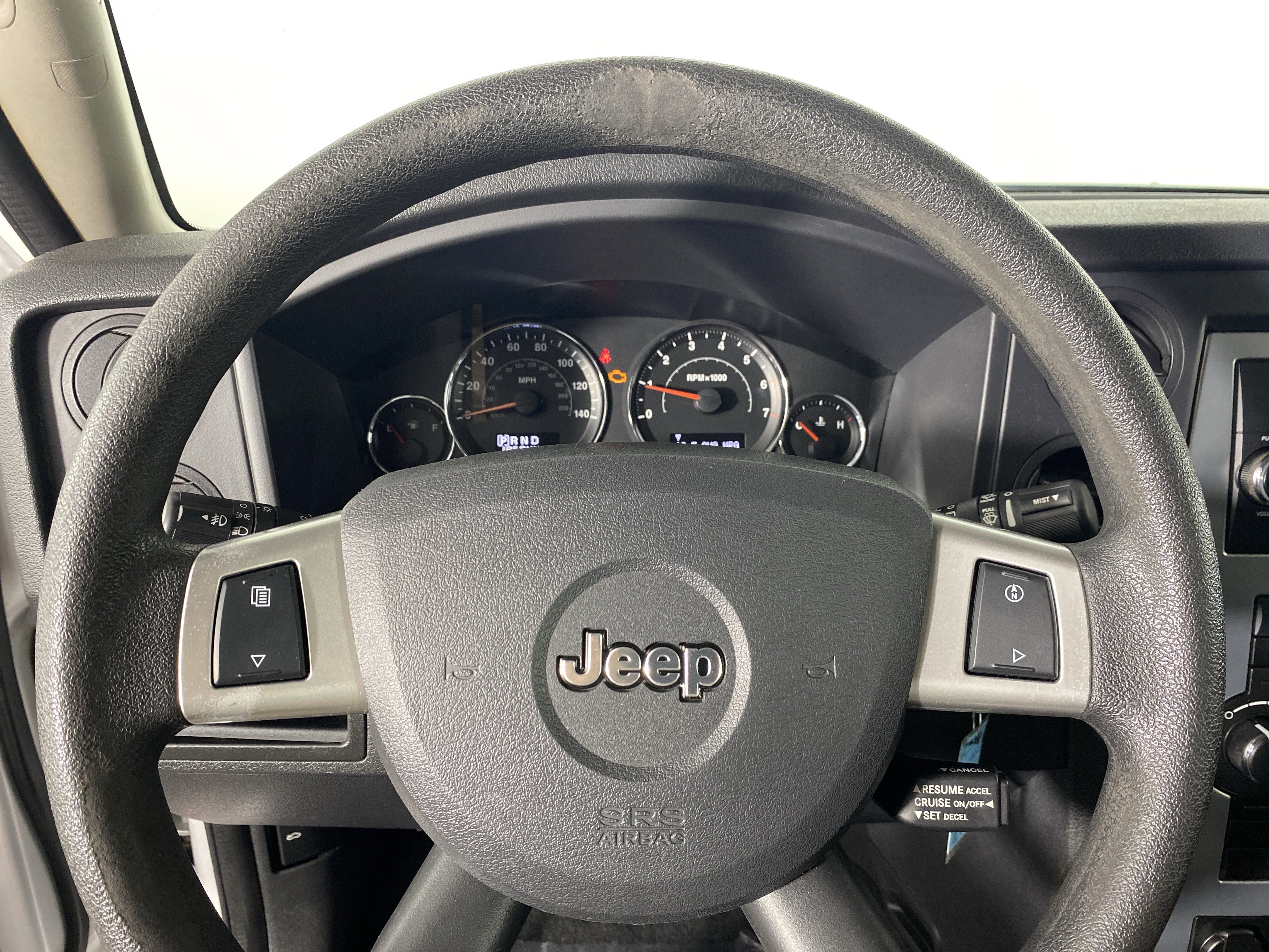 Used 2010 Jeep Commander Sport AWD/4WD image 17