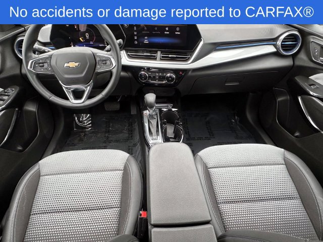 Certified 2024 Chevrolet Trax LT w/ Sunroof Package FWD image 16