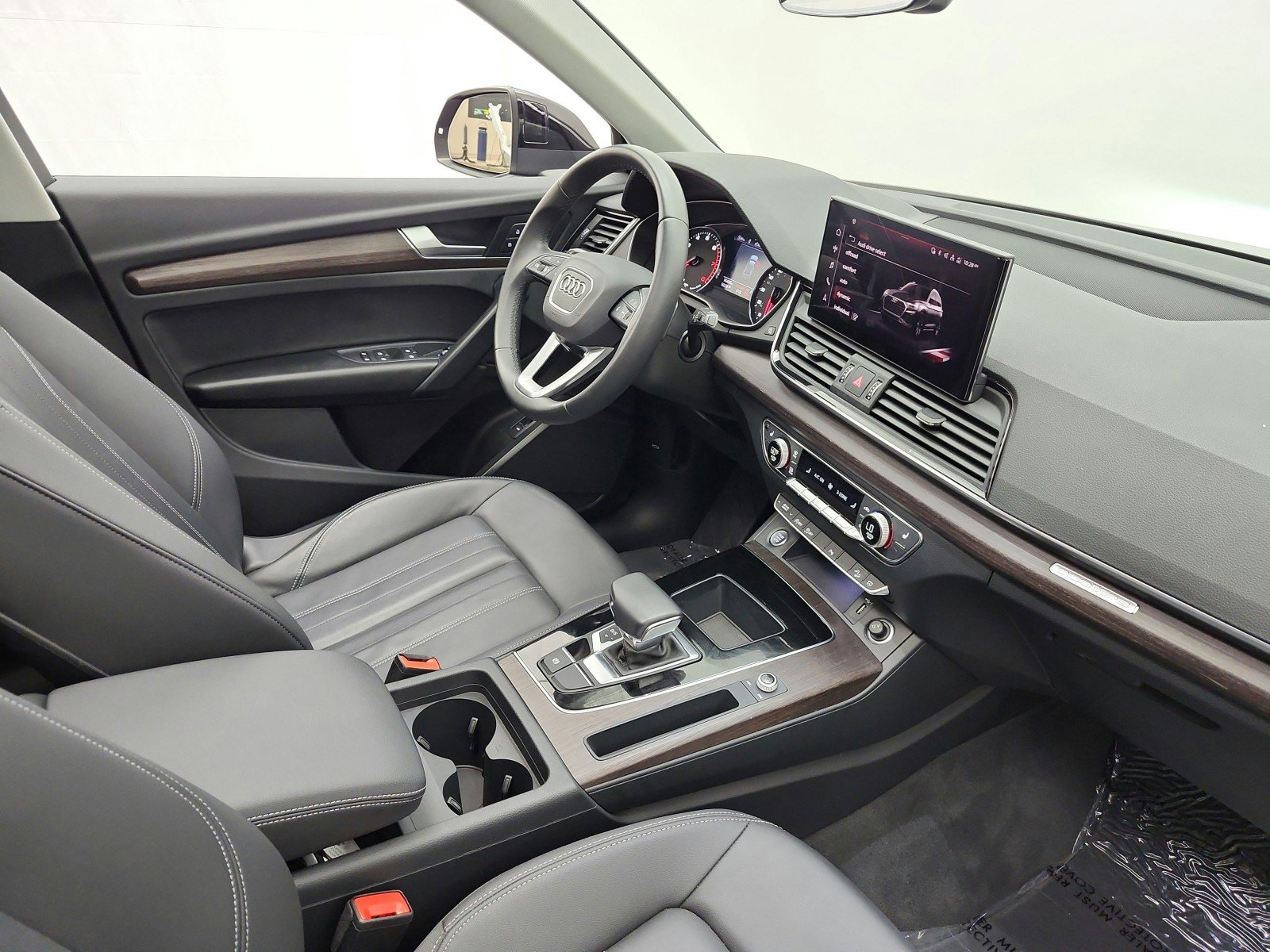 Used 2023 Audi Q5 2.0T Premium w/ Convenience Package AWD/4WD image 18