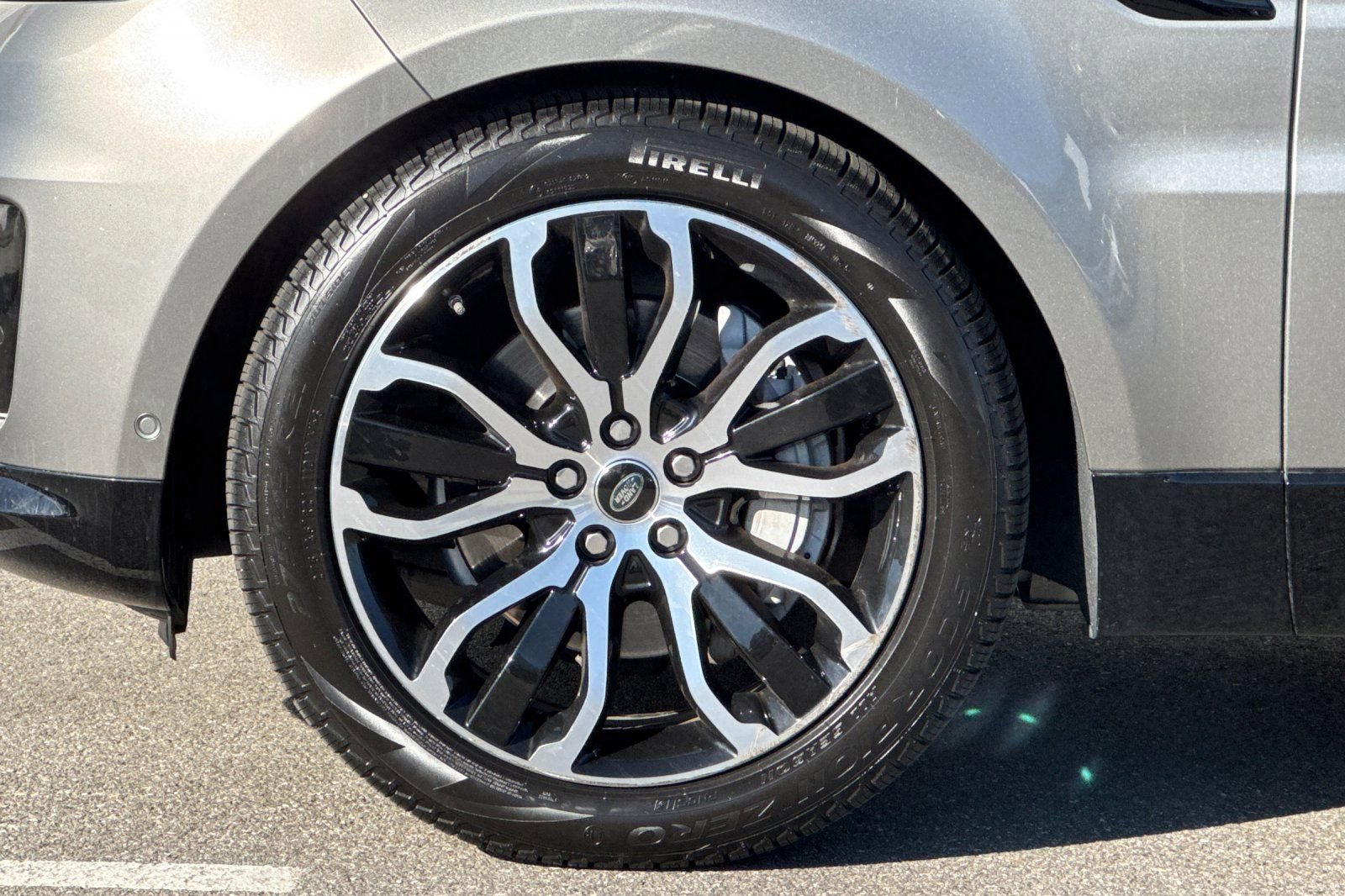 Used 2019 Land Rover Range Rover Sport HSE image 32