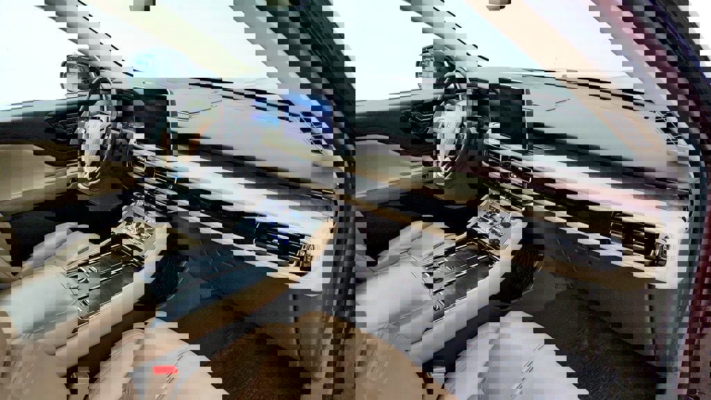 Used 2020 Lincoln Aviator Reserve w/ Equipment Group 202A AWD/4WD image 25