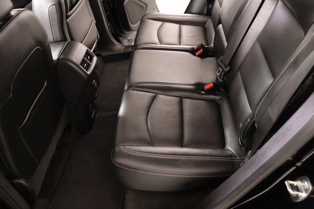 Used 2024 GMC Terrain SLT image 11