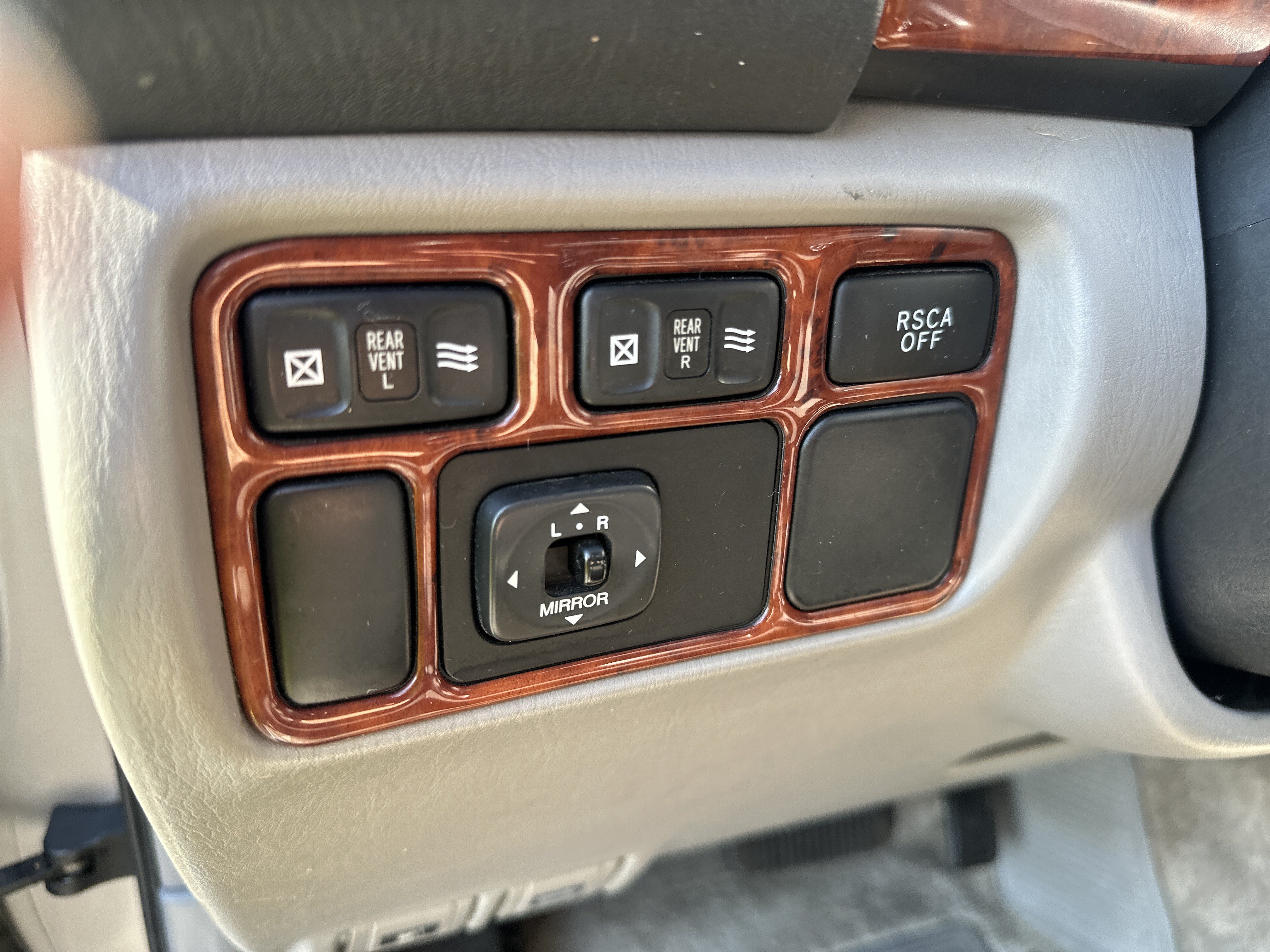 Used 2003 Toyota Land Cruiser AWD/4WD image 14