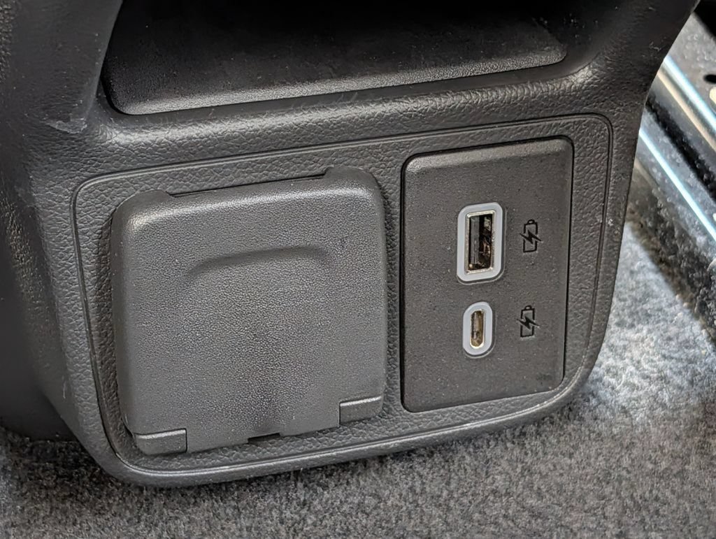 Used 2023 Buick Encore GX Essence w/ Experience Buick Package FWD image 28