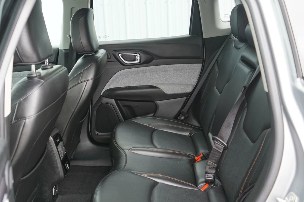 Used 2022 Jeep Compass Latitude w/ Sun and Sound Group AWD/4WD image 29