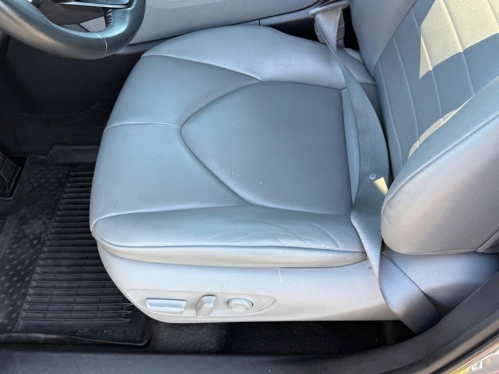 Certified 2022 Toyota Highlander XLE image 20