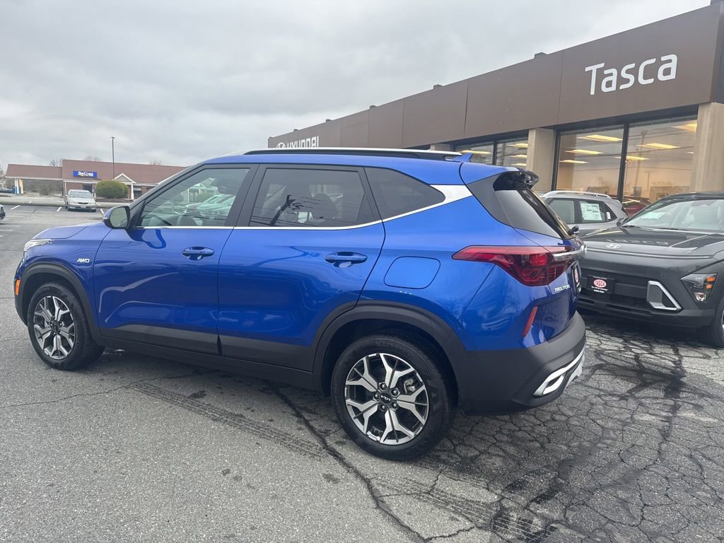Used 2023 Kia Seltos EX AWD/4WD image 11